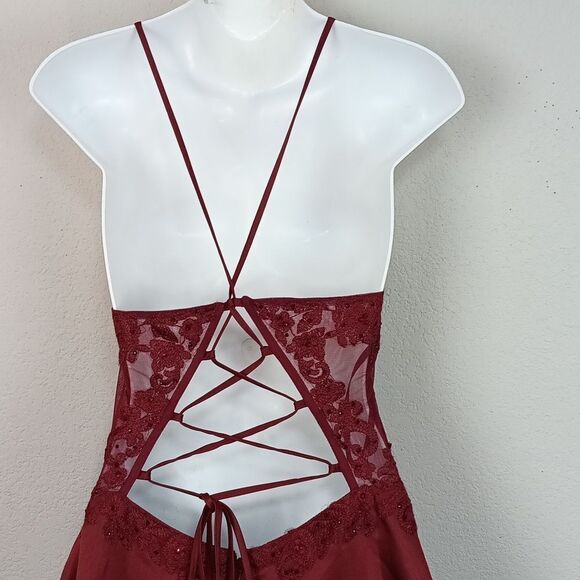 Blondie Nites Elegent cherry Red Satin/embrodery V Neck Evening Gown sz 15 Fairy - Picture 12 of 17